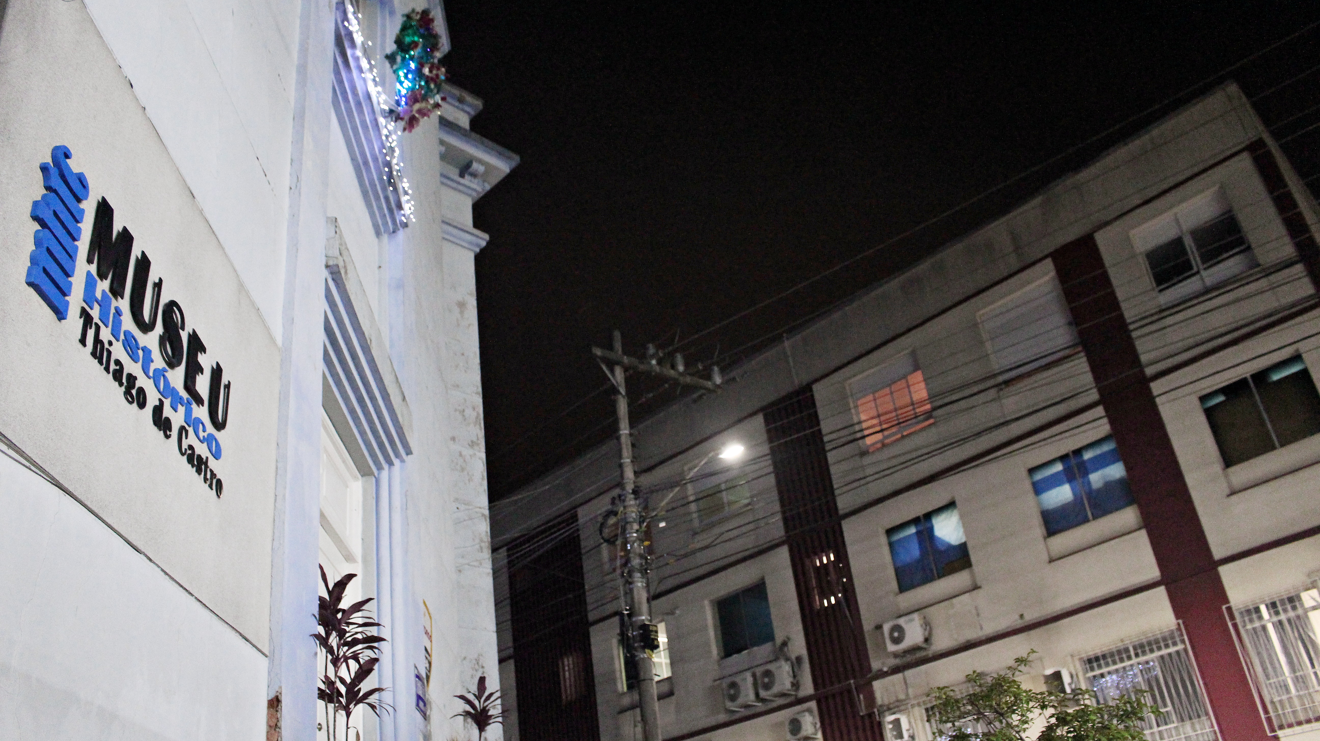 Natal Felicidade 2020: De janelas para janelas - Servidores da Fundação Cultural e Papai Noel homenagearão linha de frente de hospital em Lages