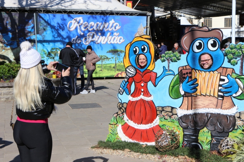 Domingo no Recanto do Pinhão Aracy Paim é dia da família com show nacional