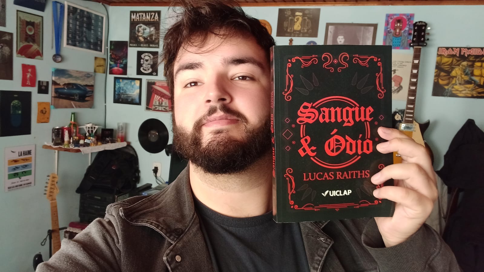 Lucas Raiths apresenta a história de um matador de aluguel em seu primeiro trabalho literário