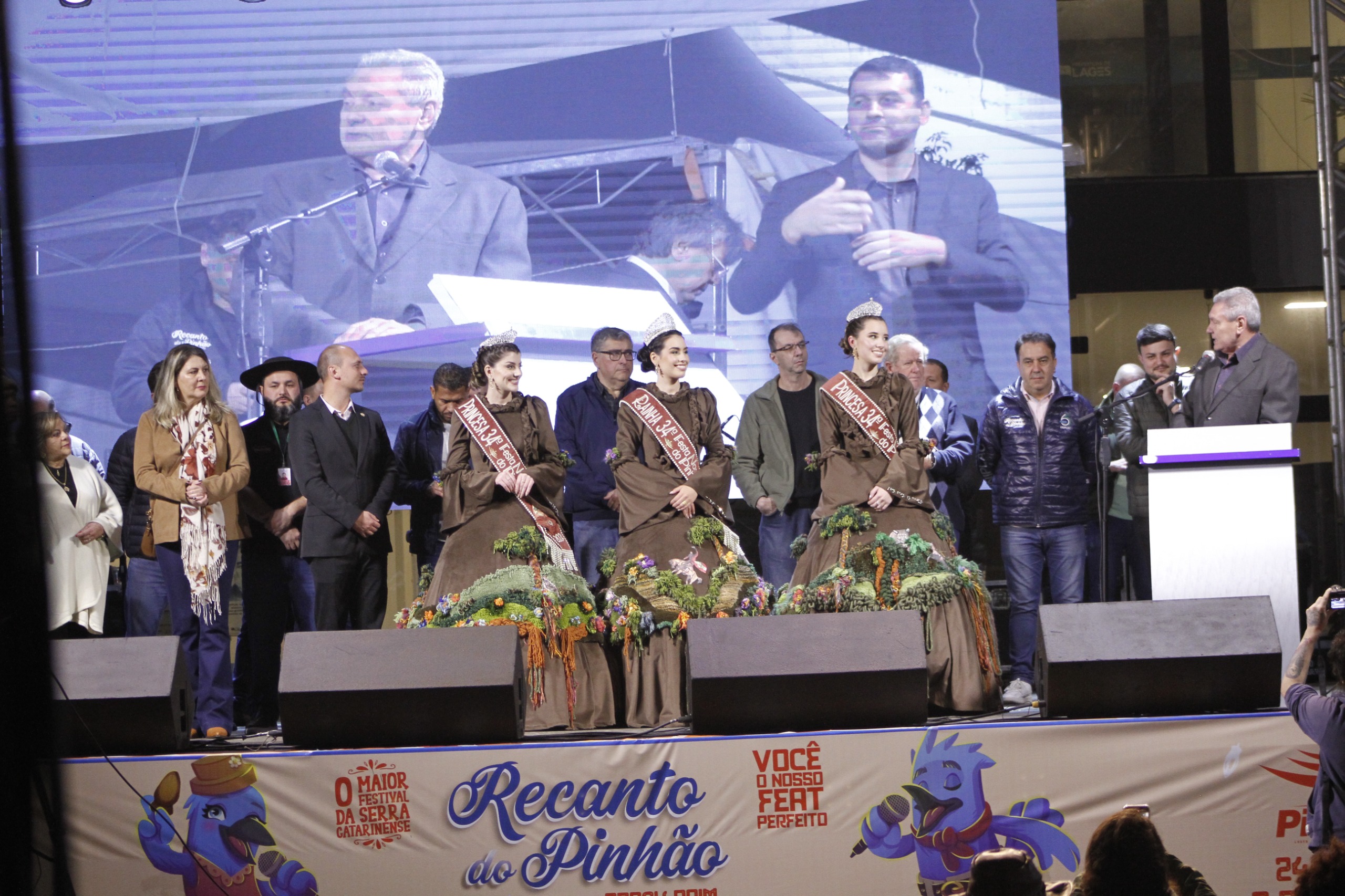 Festa do Pinhão: Abertura oficial do Recanto do Pinhão marca o início das festividades