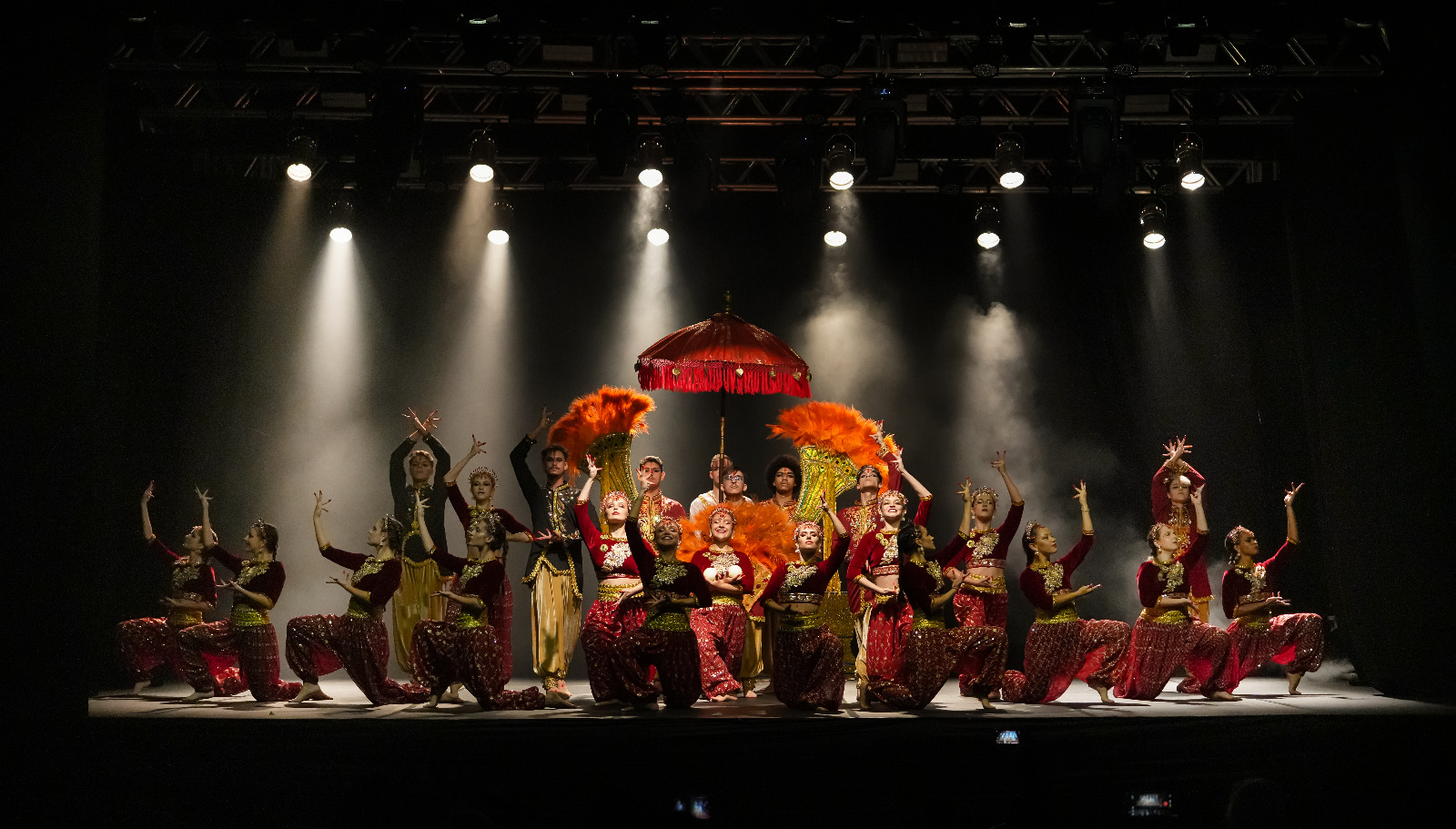 Festival em Lages abre espaço para talentos da dança popular com premiação e vaga na final em Pomerode